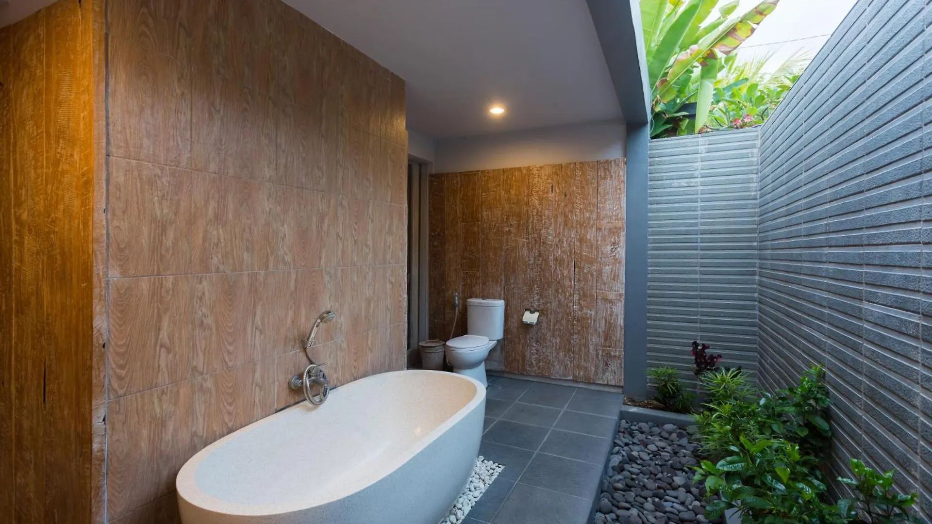 Ubud Art Resort 4*,